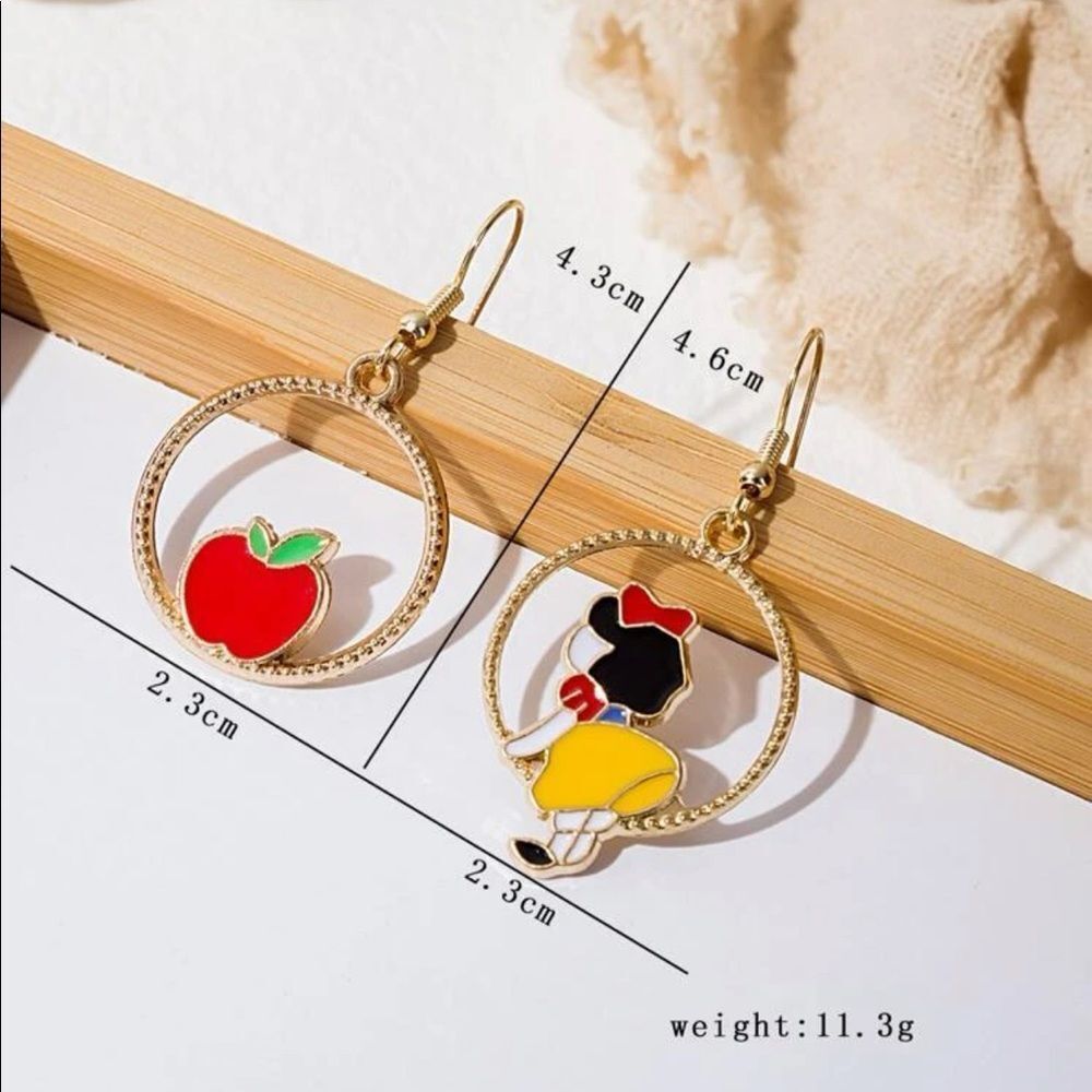 Snow White Apple Mismatched Goldtone Charm Drop Earrings - Picture 3 of 5
